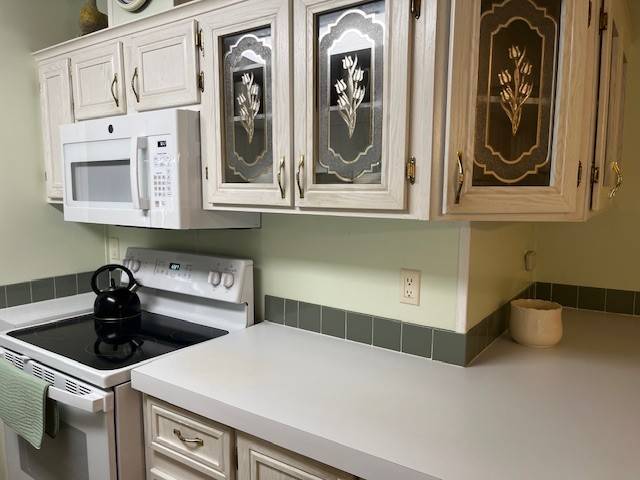 1912 Hazeltine Way a Winter Haven, FL Mobile or Manufactured Home for Sale